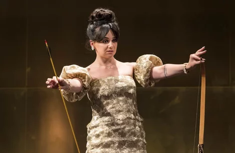 Mae in Cat on a Hot Tin Roof at the Apollo Theatre