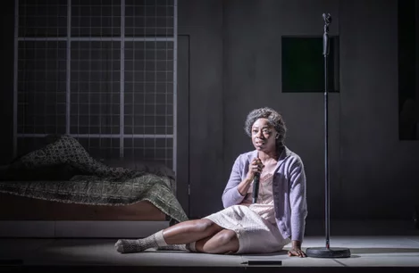 Elizabeth Ayodele as Julia in The Duchess