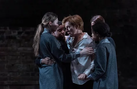 Mary Stuart Duke of York's Theatre Juliet Stevenson