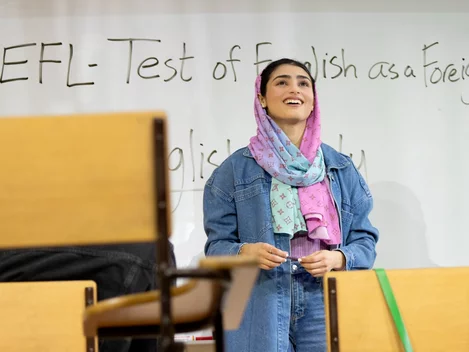 Ava Lalezarzadeh in English on Broadway