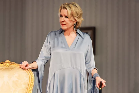 Linda Edmond plays Susan in Becky Shaw on Broadway