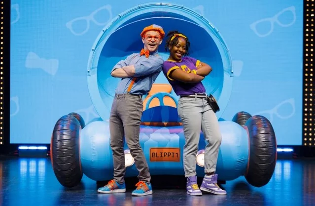 Blippi and Meekah in the Wonderful World Tour