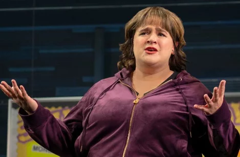 Bonnie Milligan in Kimberly Akimbo