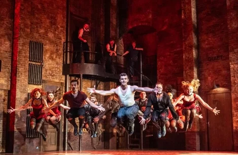 The cast of Kiss Me Kate at the Barbican Theatre
