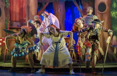 The company of Peter Pan Goes Wrong