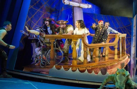 The company of Peter Pan Goes Wrong