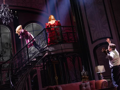 Death Becomes Her at the Lunt-Fontanne Theatre