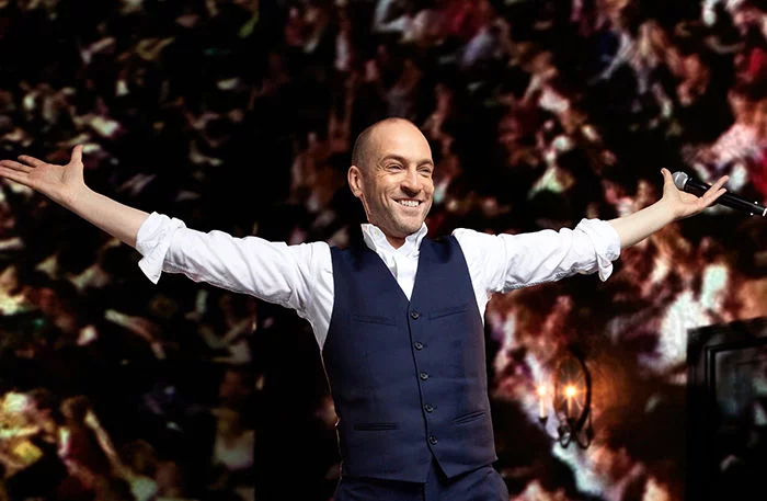 Derren Brown - Underground - Charing Cross