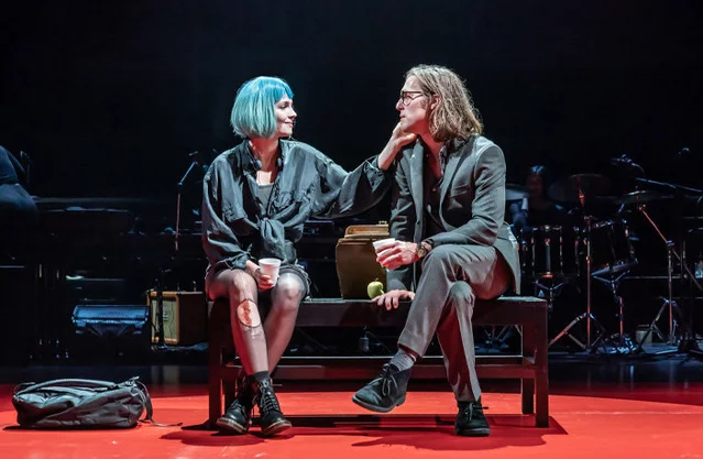 Ella Hunt (Alice) and Jack Farthing (Dan) in Closer at the Lyric Hammersmith Theatre