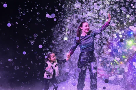 Gazillion Bubble Show plays at New World Stages