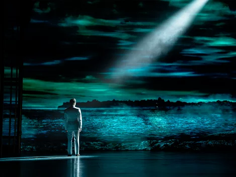 The green light in The Great Gatsby at the London Coliseum