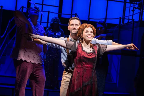 Jack and Rose in Titanique Off-Broadway