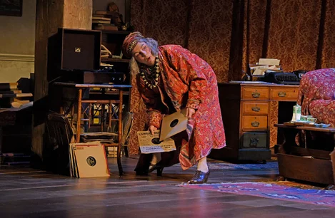 Jennifer Saunders (Madame Arcati) in Blithe Spirit at the Harold Pinter Theatre