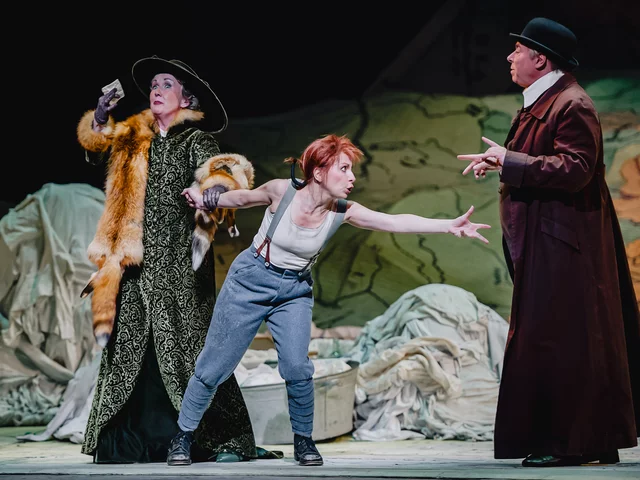 La Fille du regiment plays at London's Royal Opera House