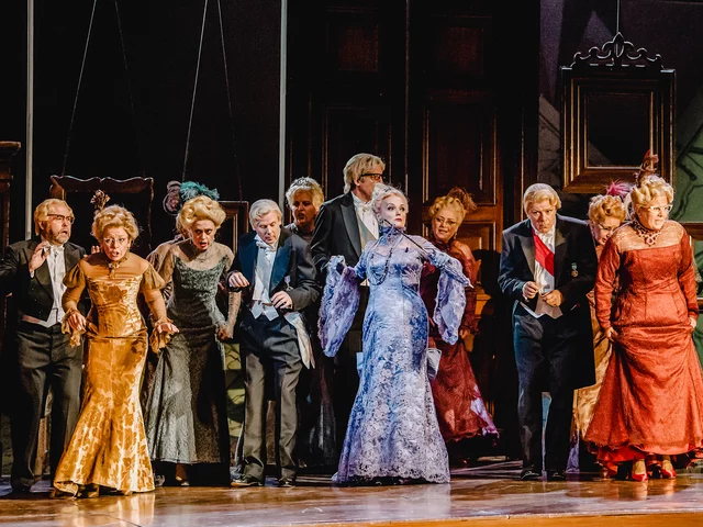 Some of the cast of La Fille du Regiment