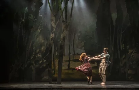 Laura Pitt-Pulford and Jamie Bogyo in Aspects of Love