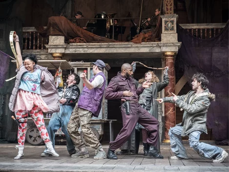 The cast of Mother Courage at Shakespeare's Globe