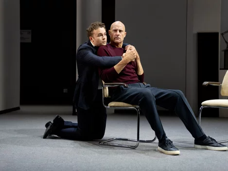 James Wilbraham (Polyneices) and Marck Strong (Oedipus) in Oedipus on Broadway