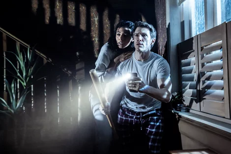 Lou (Melissa James) and James (Patrick Heusinger) in Paranormal Activity