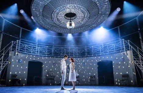 Paris Fitzpatrick and Cordelia Braithwaite in Matthew Bourne's Romeo and Juliet