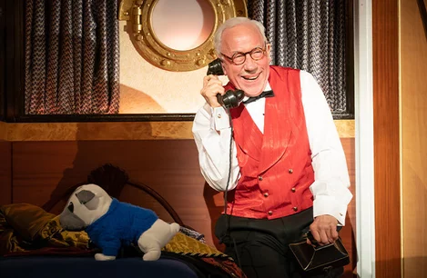 Simon Callow (Elisha J. Whitney) in Anything Goes at the Barbican Theatre