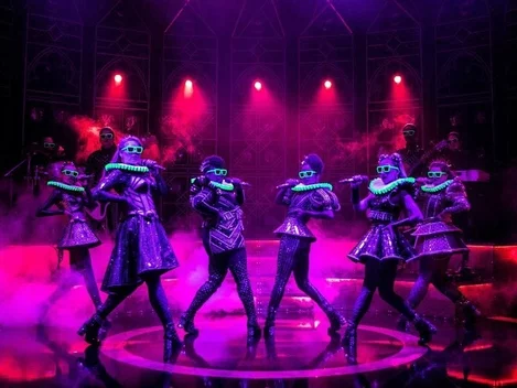 Six in the West End - "Haus of Holbein"