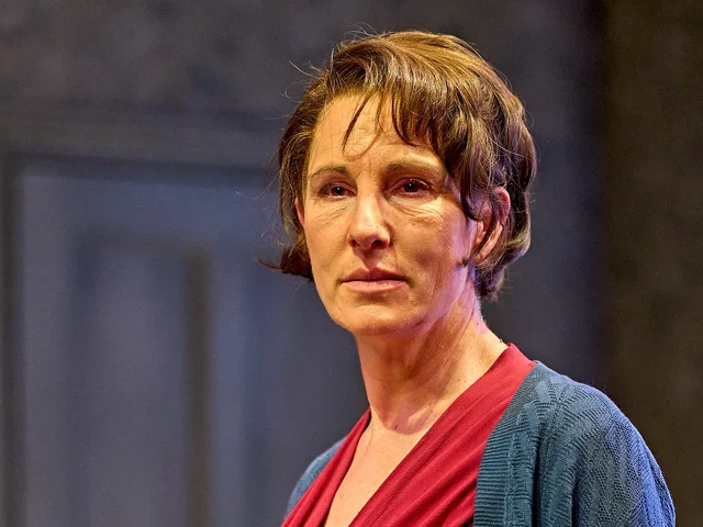 Tamsin Greig in The Deep Blue Sea, Theatre Royal Haymarket