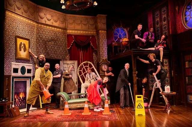 The Play That Goes Wrong Cast