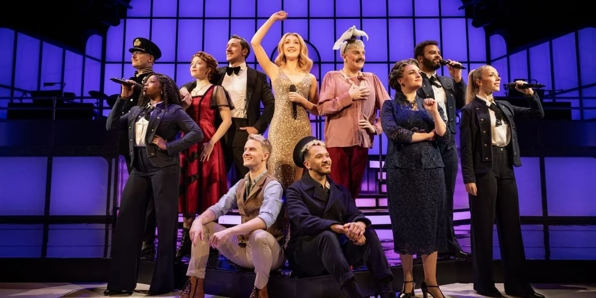 The London cast of Titanique