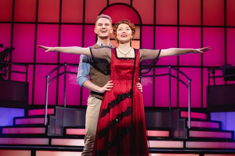 Jack (Luke Bayer) and Rose (Rose Galbraith) in Titanique