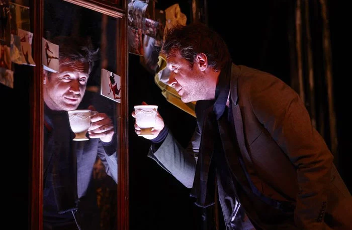 Two for the Seesaw - London Theatre Piccadilly Theatre