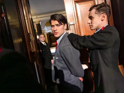 Leonard Vole (Owen Warner) in Witness for the Prosecution