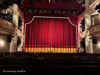 Garrick Theatre Stalls M14 view from seat photo
