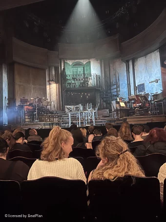Lyric Theatre Stalls H9 view from seat photo