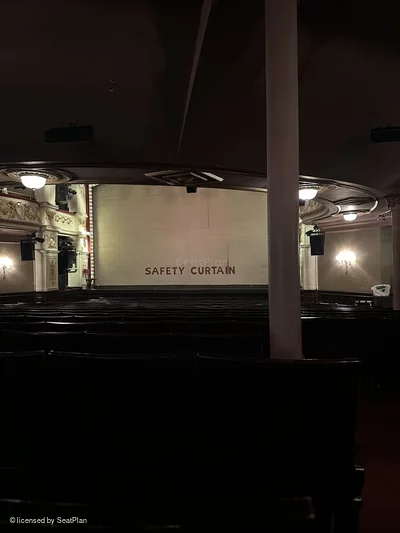 Garrick Theatre Stalls Q7 view from seat photo
