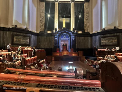 London County Hall Courtroom Stalls E23 view from seat photo